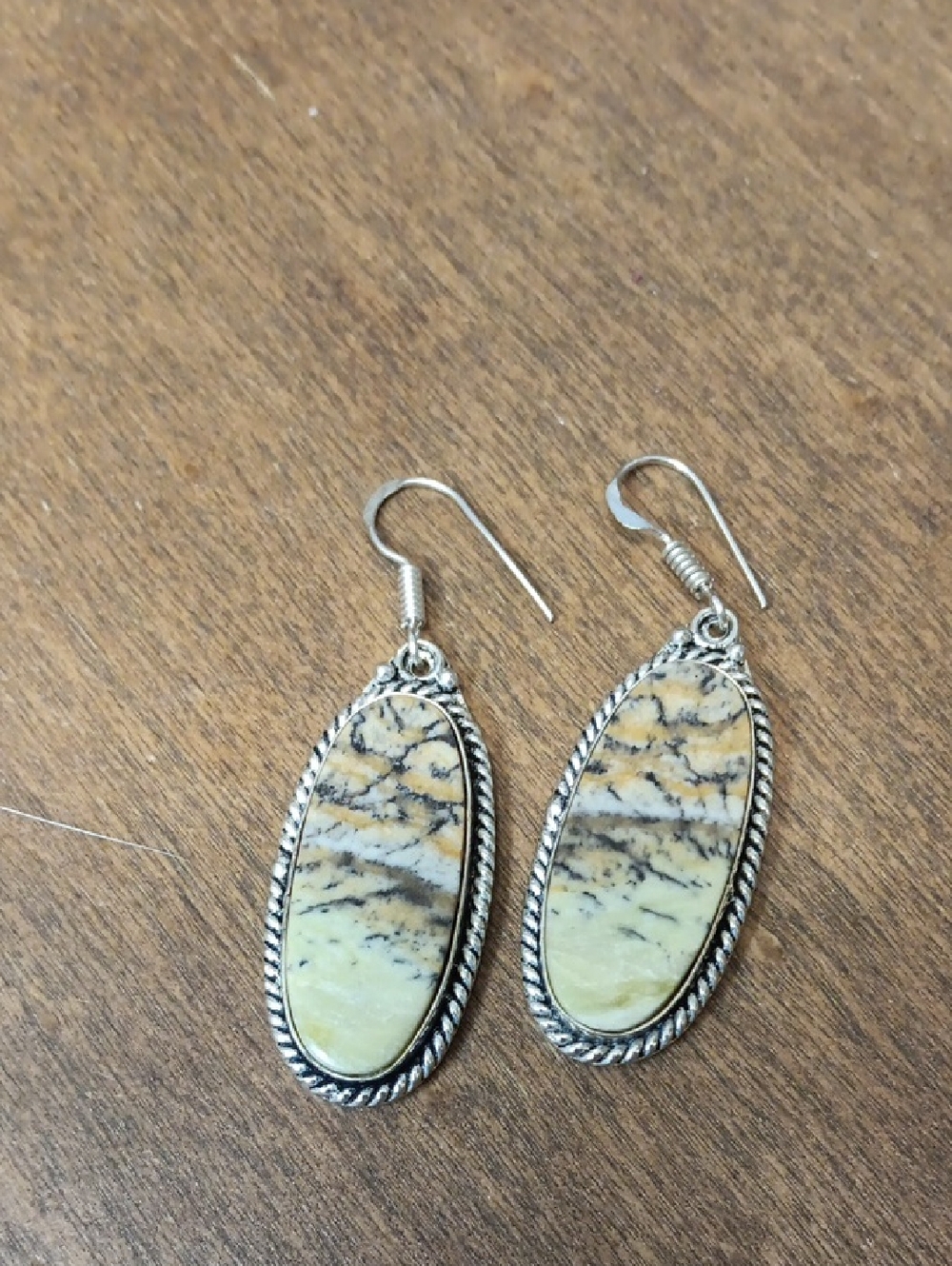 Handcrafted Honey Dendrite Oval Drop Earrings - Unbranded